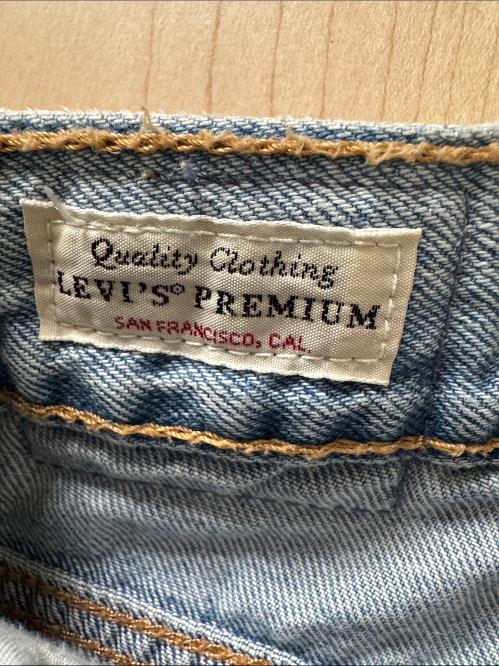 Levi's Premium High Rise Shorts size 28 - Picture 6 of 10